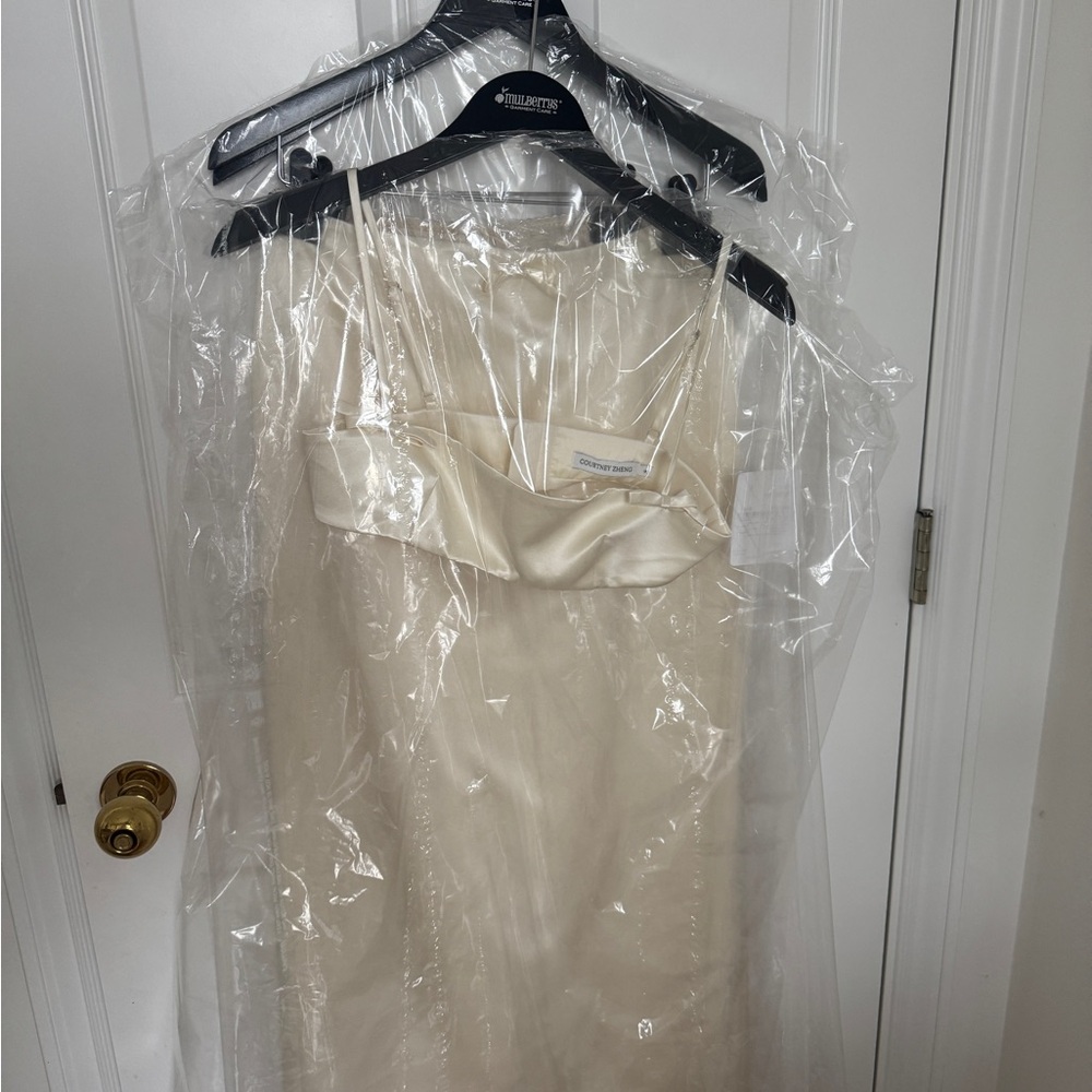 Elegant Cream Skirt Set - Picture 6 of 8